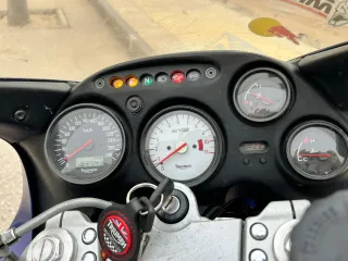 Triumph sprint ST 955i