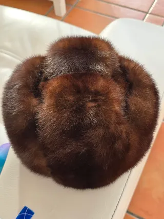 Gorro de pelo marrón