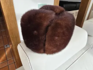 Gorro de pelo marrón