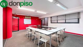 Local comercial en venta en La Sagrada Família en Barcelona