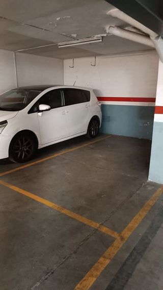 Garaje en venta en Artigas - Llefià en Badalona