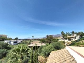 Chalet en alquiler en Elviria en Marbella