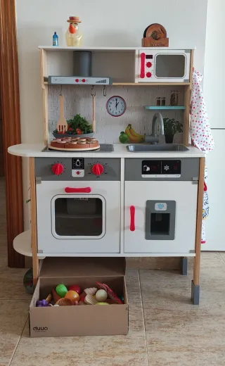 Cocina de juguete con accesorios