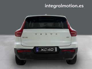 Volvo XC40 2.0 B3 G Plus Dark Auto
