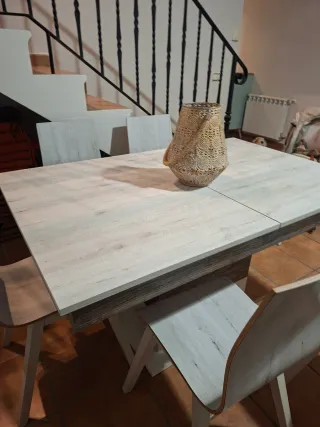 Mesa de salón madera