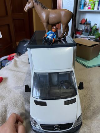 Camión de caballos de juguete Bruder