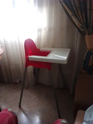 Trona Ikea Blanca y Roja