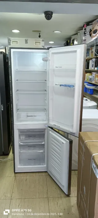 NEVERA COMBI VOK FREEZER ENERGÍA A+ 180 X 54 X 53