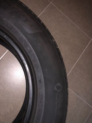 Neumático Michelin Primacy 4 215/65 R17