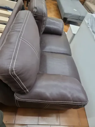 Sofá de polipiel marrón