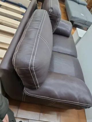 Sofá de polipiel marrón