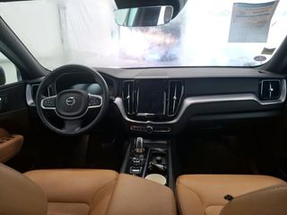 Volvo XC60 2.0 T8 AWD Business Plus Auto