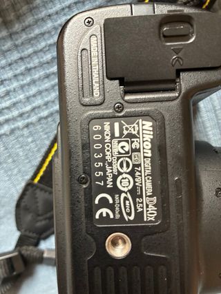 Cámara Réflex Nikon D40x + Funda + Objetivo