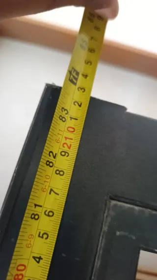 Puerta de hierro con rejas