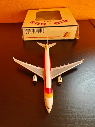 Maqueta Airbus A330-300 de Iberia 1:400 metal