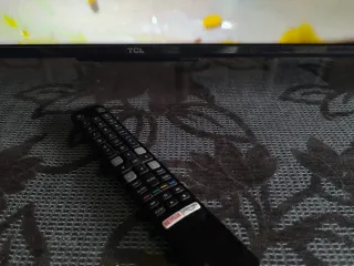 Televisor TCL 96x55 cm Negro