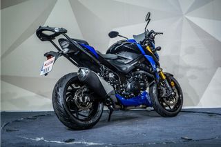 SUZUKI GSX-S750 TOPES ANTICAIDA * SOPORTE TOPCASE * CUPULA * IMPECABLE *