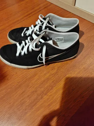 Scarpe Nike nere e bianche Buone condizioni