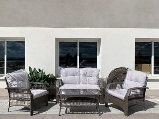 Conjunto de jardin nuevo: Sofa + 2 Sillas + Mesa de Ratan
