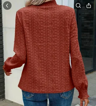 Blusa cuello alto, color teja.