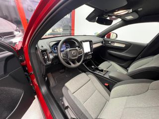 Volvo XC40 2025