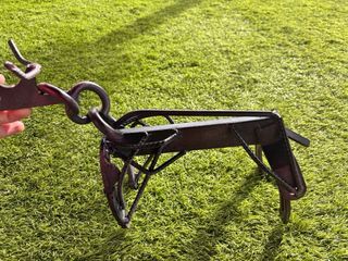 Toro de hierro decorativo