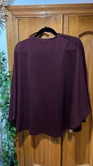 Capa Zara Burdeos Talla Única