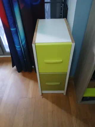 Escritorio y cajón dormitorio gris y verde