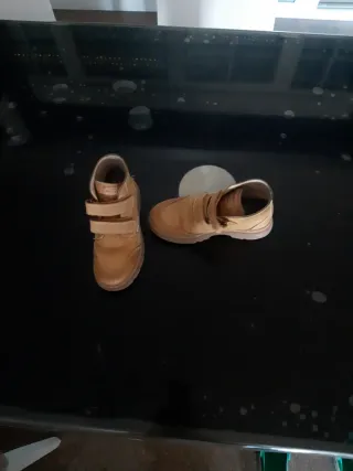 Botas niño camel velcro
