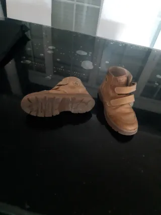 Botas niño camel velcro