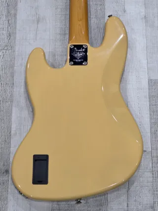 Fender Powet Jazz Bass  Con Piezo