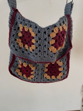 Bolso de ganchillo hecho a mano
