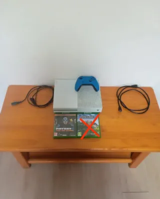 Xbox One S + accesorios  (Leer descripción)