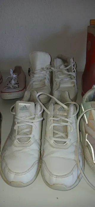 Lote de zapatillas rosas y blancas