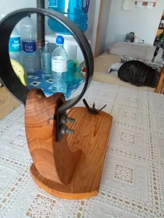 Jamonero de madera con soporte