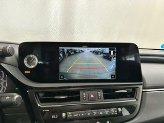 Lexus ES  2.5 300h Premium