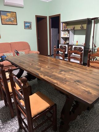 Mesa de comedor rústica de madera con 6 sillas