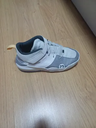 Zapatillas  niño talla 35