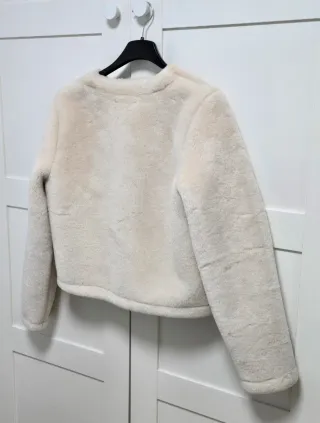 Chaqueta Zara efecto pelo beige