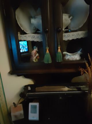 Vitrina de madera y cristal 1, 88x86x60