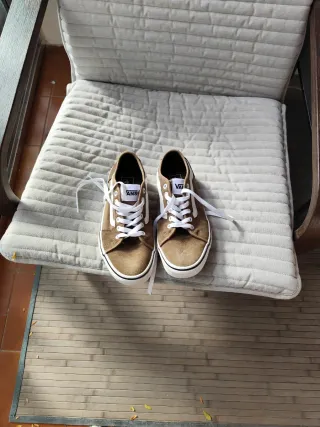 Zapatillas Vans Marrones y Blancas