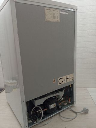 Refrigerador Stillstern 88L con congelador Nevera