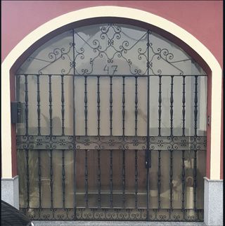 Puerta cancela exterior vivienda
