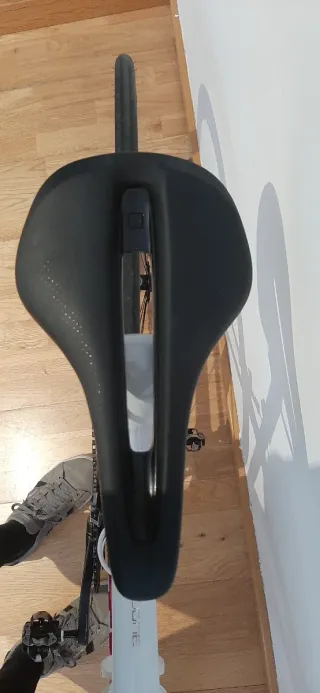 Bicicleta Trek Madone Blanca y Rosa