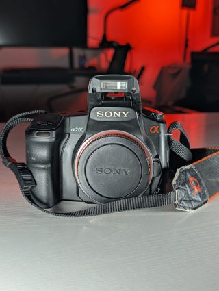 Cámara Sony Alpha a200 (solo cuerpo)