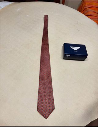 Corbata elegante roja y gris marca Privata