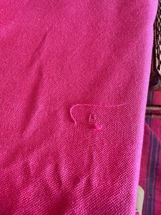 Mantel rosa y caqui con borde decorativo