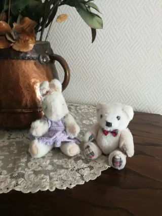 Conjunto Peluches Conejita + Osito Articulados