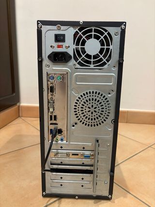 PC fisso nero