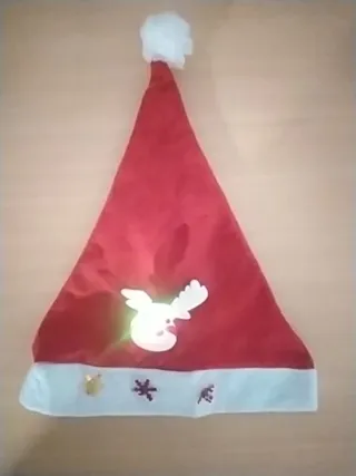 Gorro navideño con reno que se ilumina
